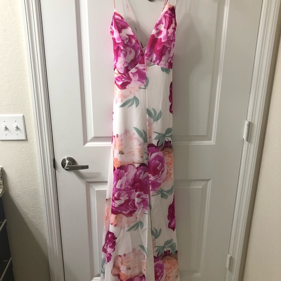 Long formal floral gown - Picture 3 of 8